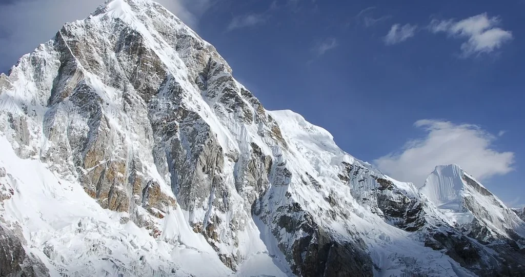 mount-pumori-expedition