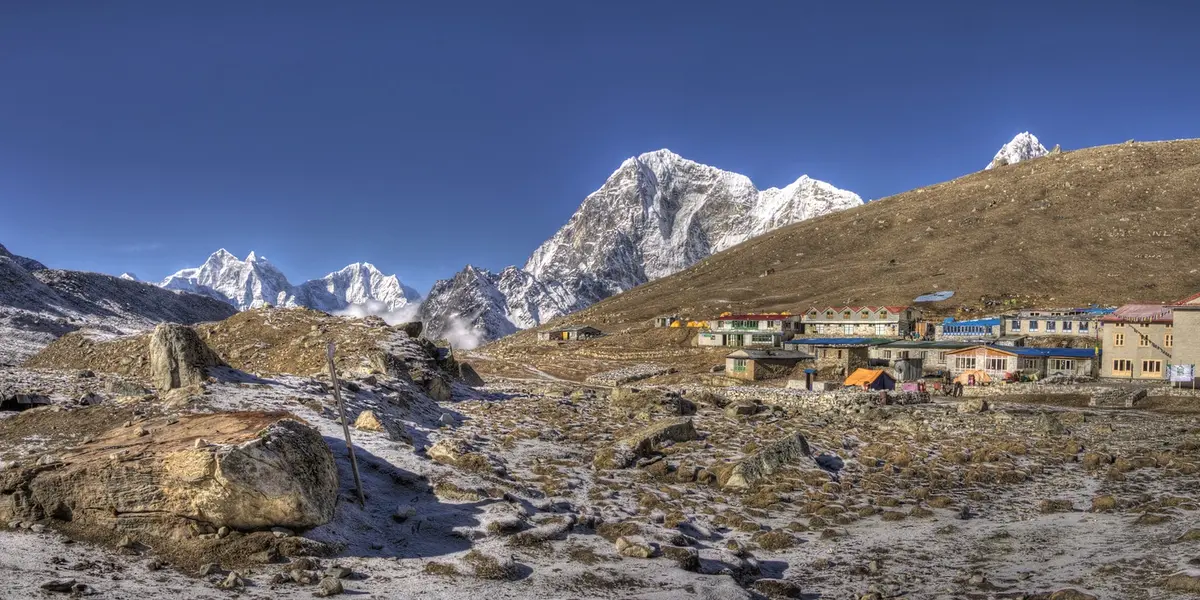 lobuche-peak-best-time-weather