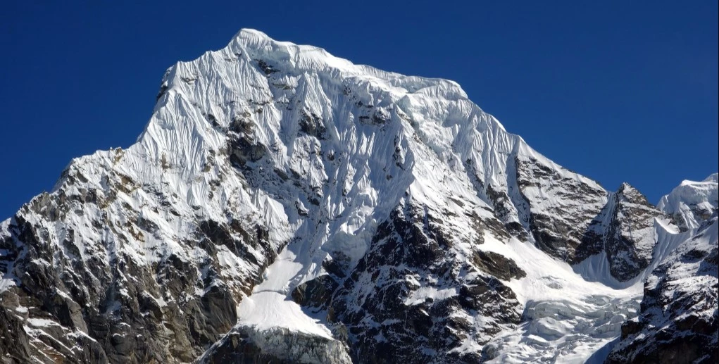cholatse-peak-expedition-west-peak-side