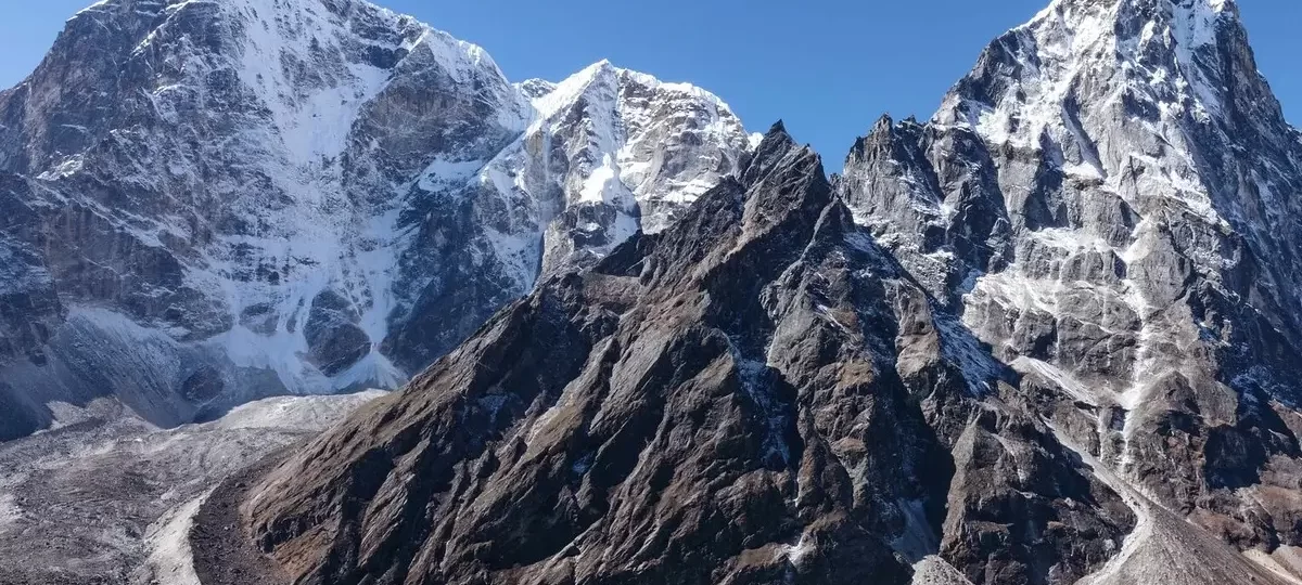 cholatse-peak-climbing