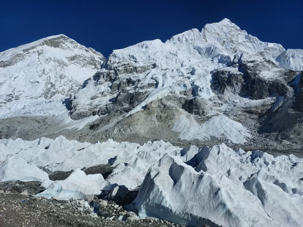 khumbu-glacier-mount-everest