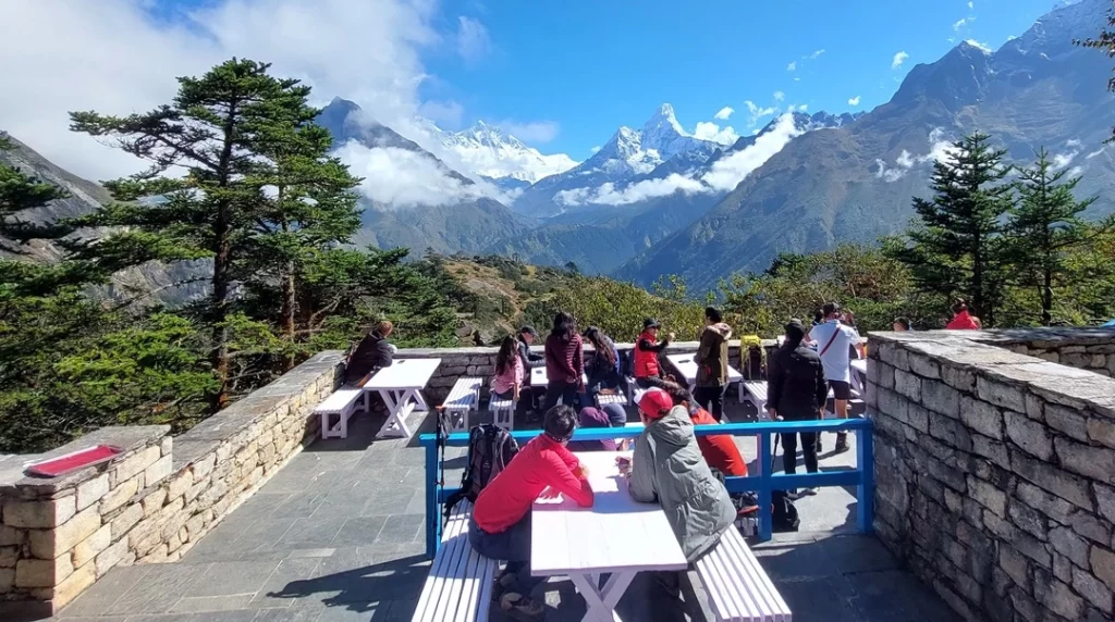 breakfast-at-hotel-everest-view