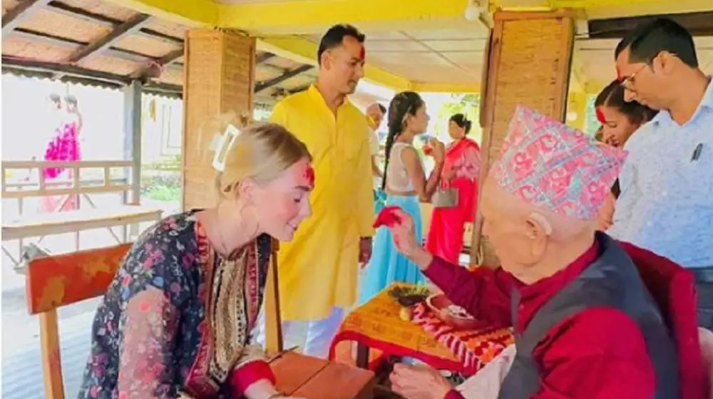 foreigners-tika-dashain