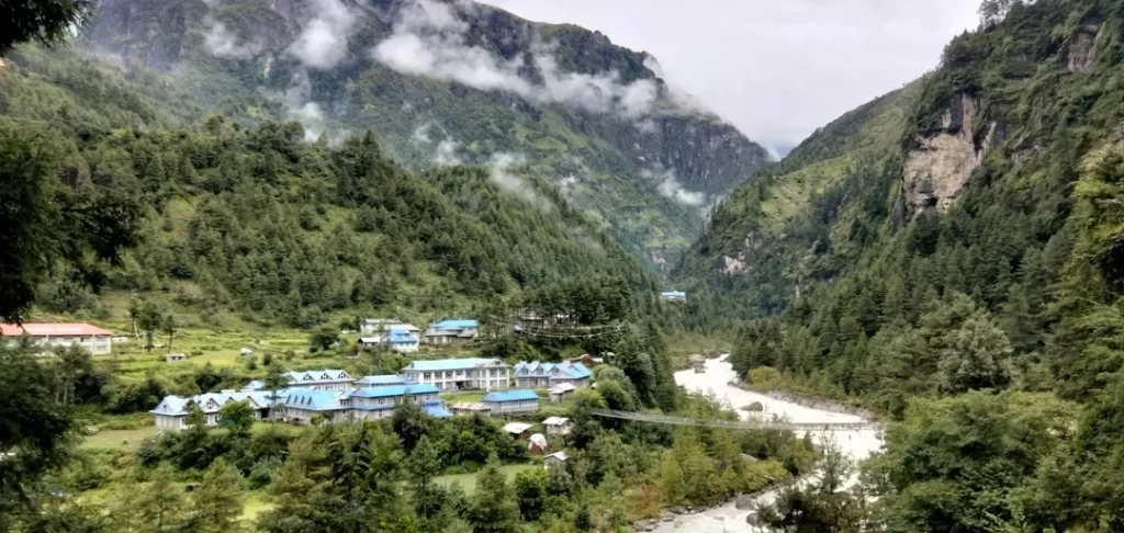 phakding-village