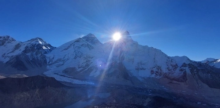 sunrise-view-from-kalapatthar
