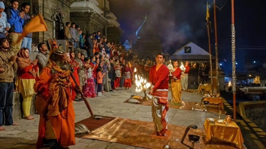 Pashupatinath Temple: Kathmandu, Nepal 4 evening-aarati-pashupatinath-temple