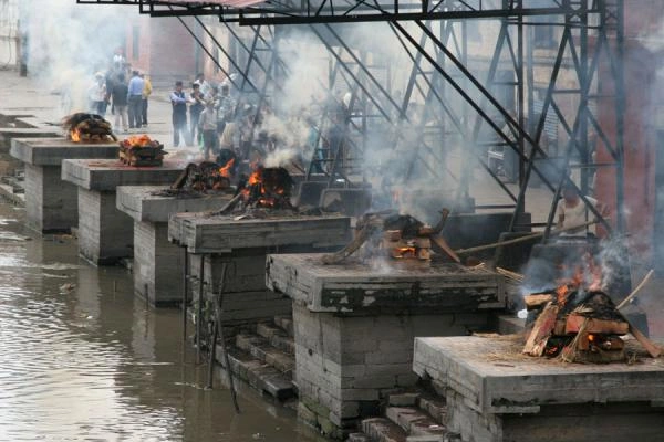 Pashupatinath Temple: Kathmandu, Nepal 3 cremation-pashupatinath