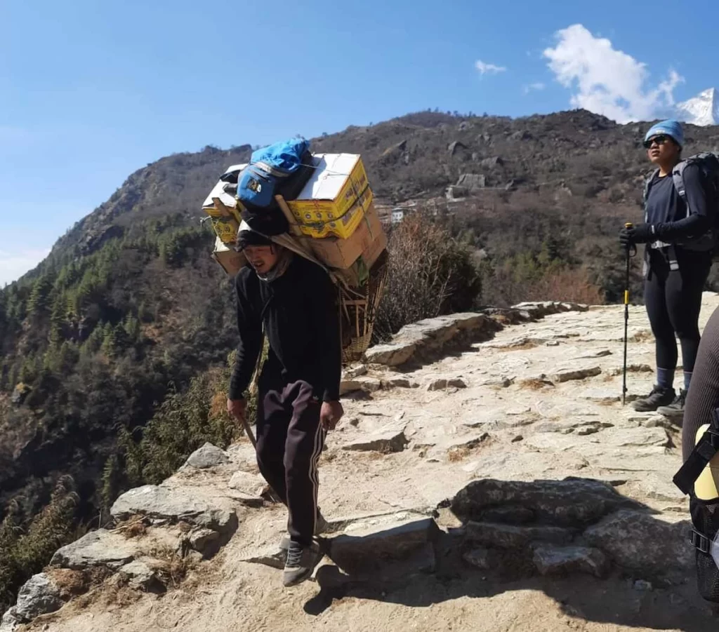 How Much Should I Tip My Guide and Porter in Nepal? 2 tipping-guide-everest-base-camp