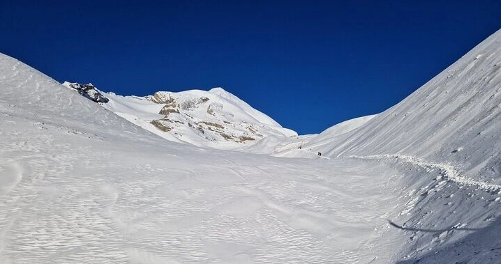 Thorong La Pass: Everything You Need to Know About Crossing Nepal’s Iconic High Pass 3 crossing-thorong-la-pass
